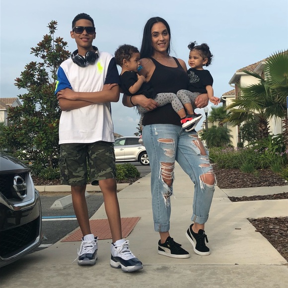 Meet your Posher, Sasha ❤️ - Picture 8 of 10